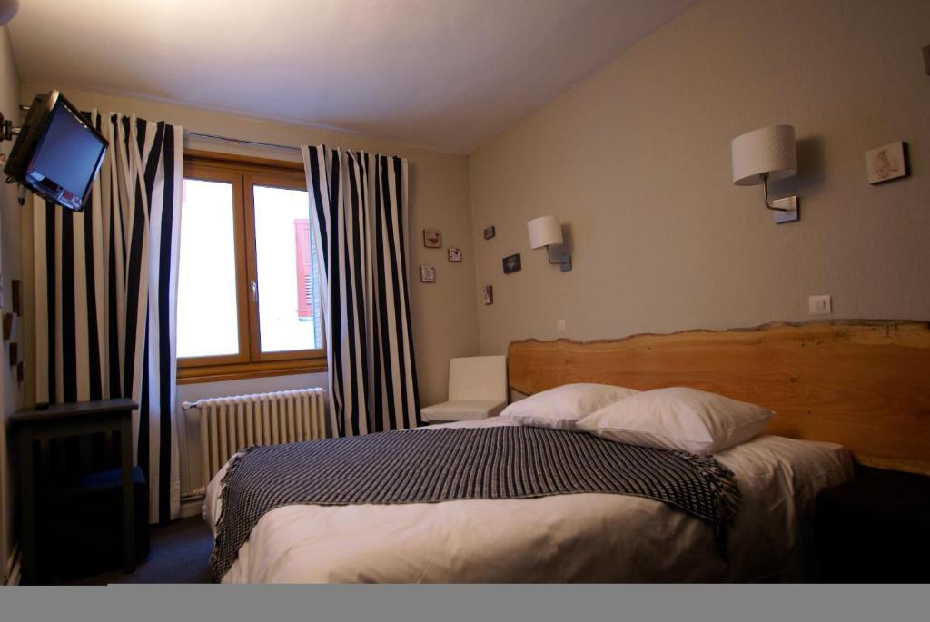 Hotel De La Placette Barcelonnette Buitenkant foto